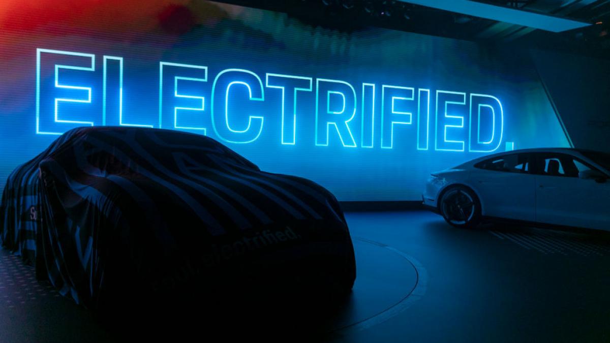 Masinile electrice de lux nu se vand deloc