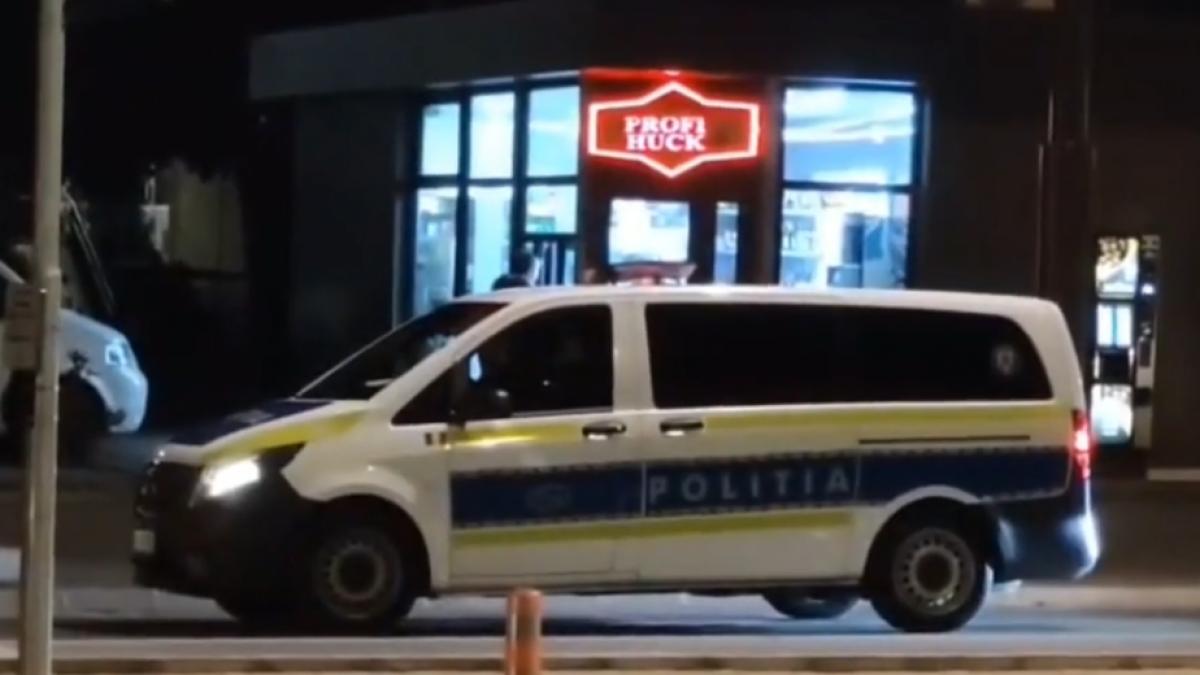 Tanara de 23 de ani injunghiata in fata copiilor