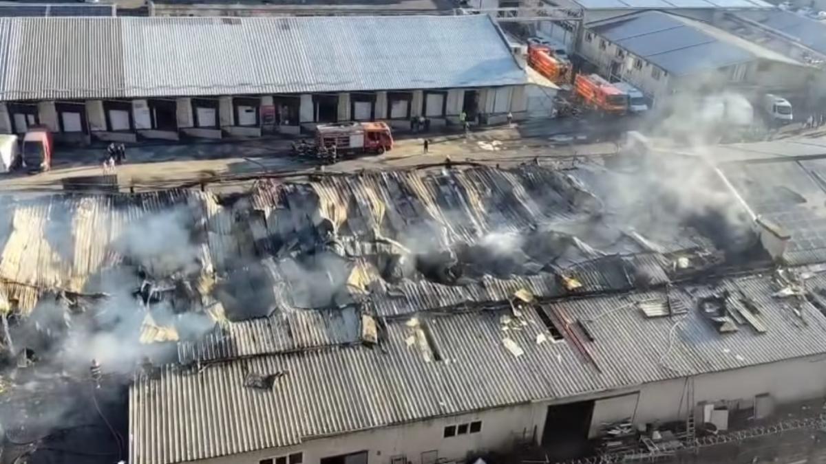 Urmrile incendiului din Bucuresti vazute din aer