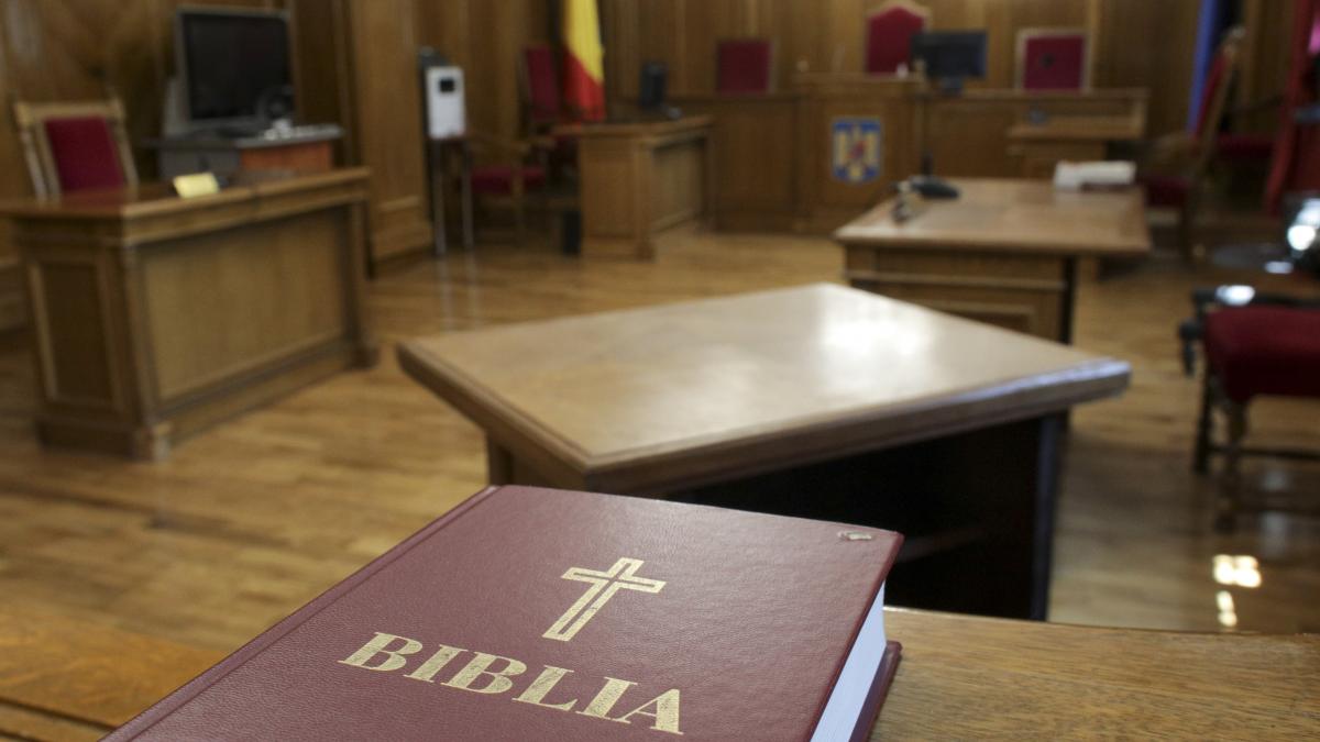 inalta curte contesta legea pensiilor magistratilor ce spune ministrul justitiei