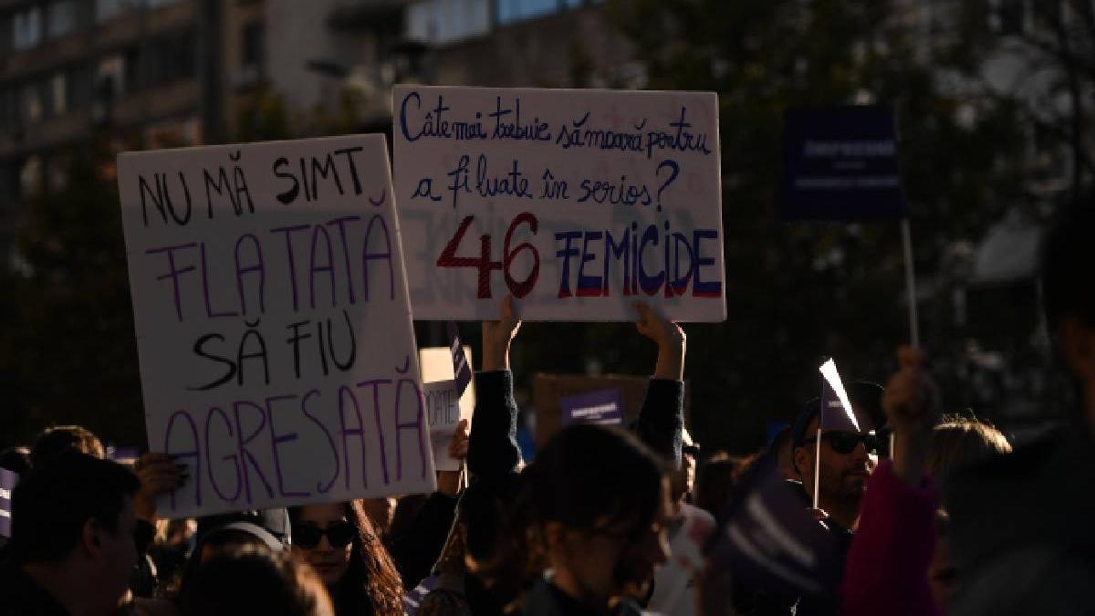 Mii de oameni la marsul Impreuna pentru siguranta femeilor