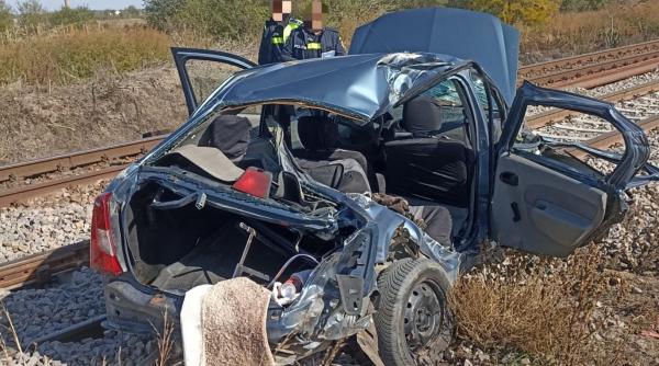 accident feroviar grav in gaesti trenul a lovit o masina