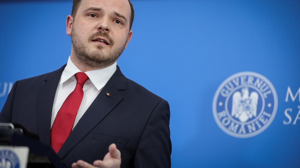 Rogobete mesaj pentru medici Renuntati la bijuterii si unghii false