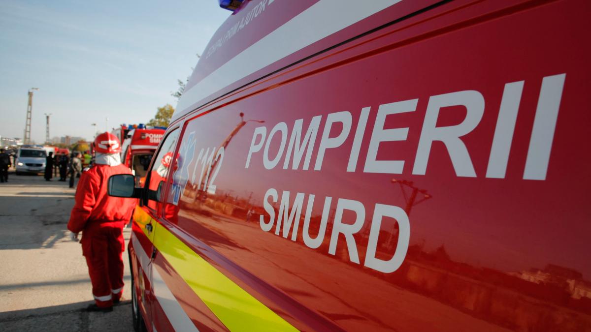 Opt persoane duse la spital dupa incendiu