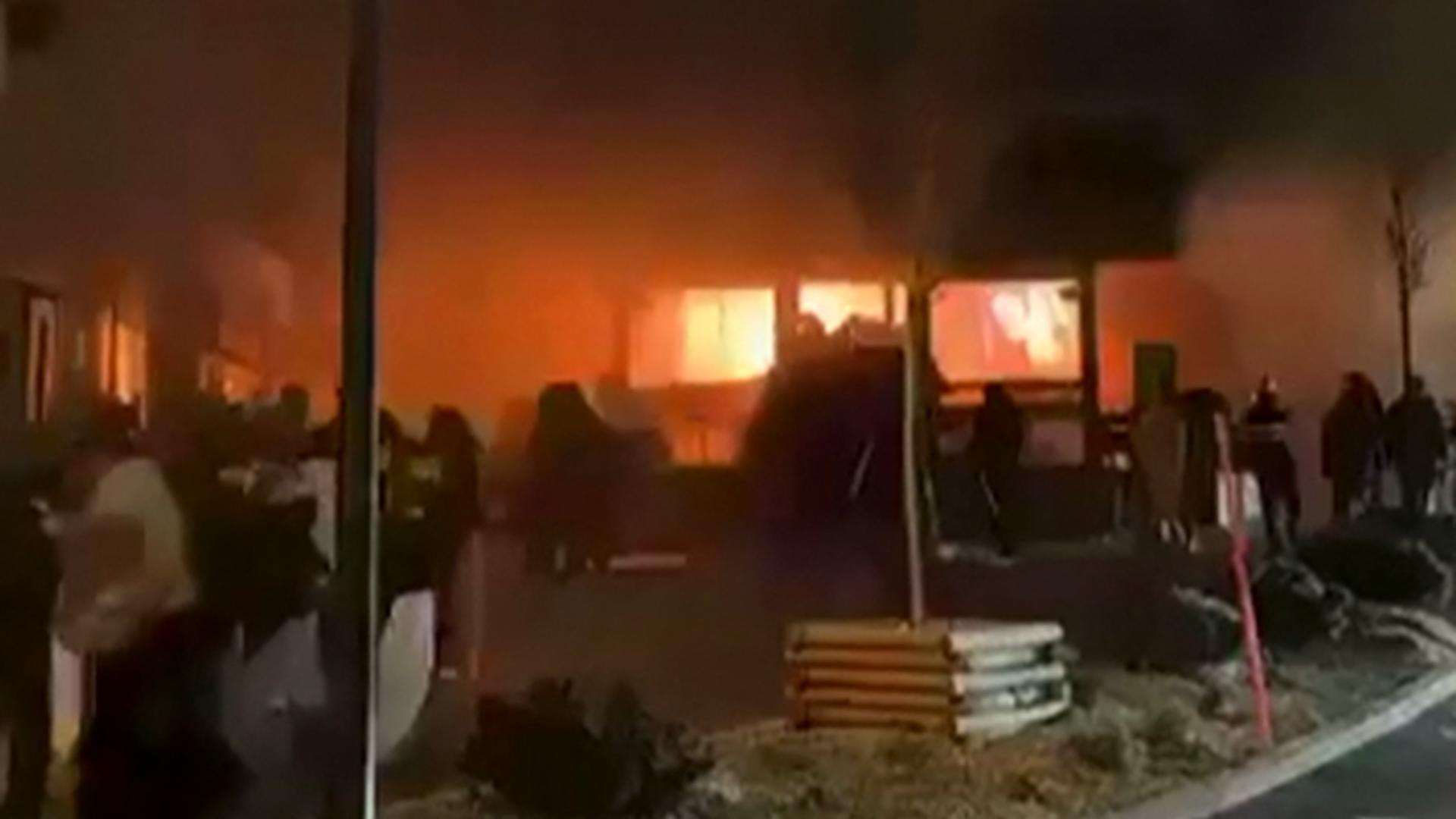 Aeronav militara pentru transportul tinerilor cu arsuri