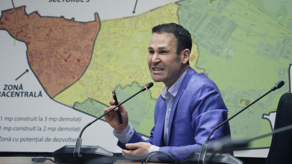 Robert Negoita a fost eliberat de sub controlul judiciar si isi poate relua activitatea la Primaria Sectorului 3