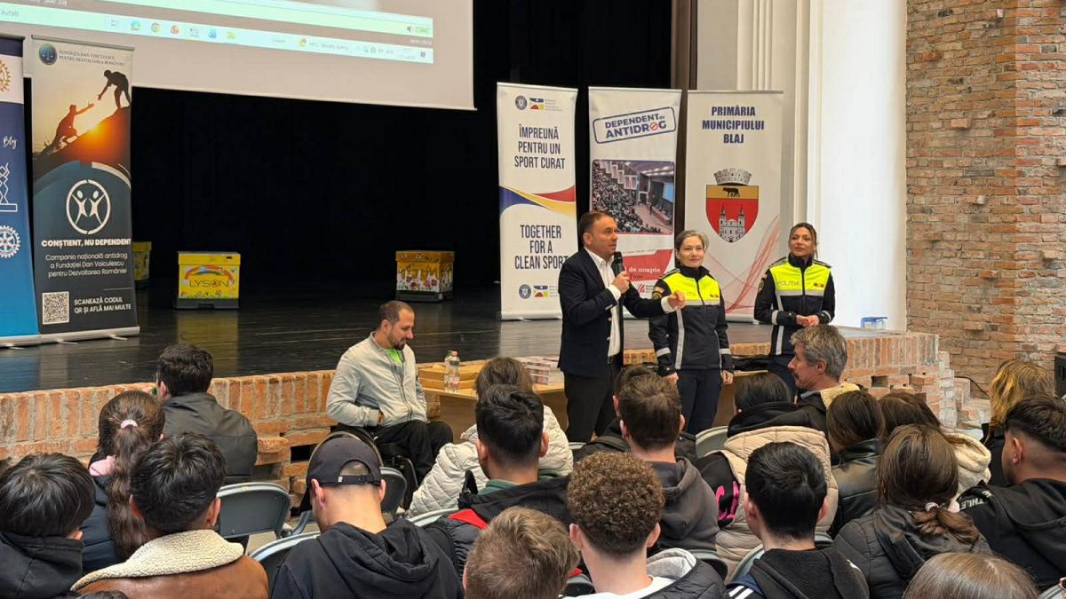 Campania Contient nu dependent se desfaoara in Turda Baia Mare i Blaj Tineri i prini in dialog direct