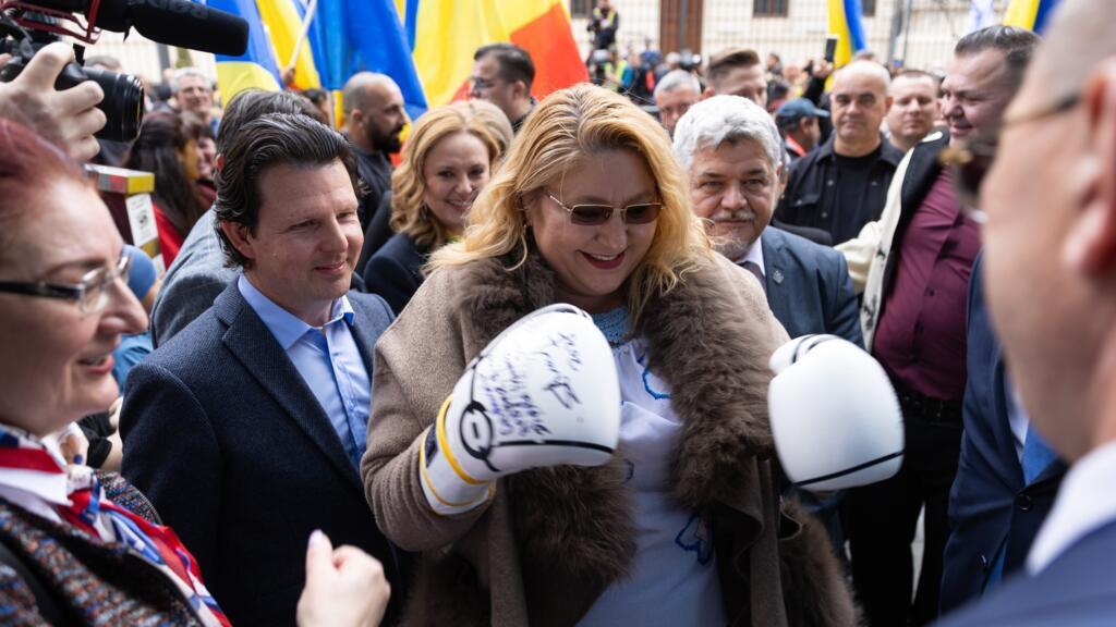 Diana Sosoaica convocata la Parchetul General pentru realizarea unei evaluari psihiatrici