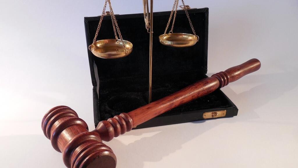 Curtea de Apel Bucuresti a stabilit ca Realitatea Plus poate continua sa emita