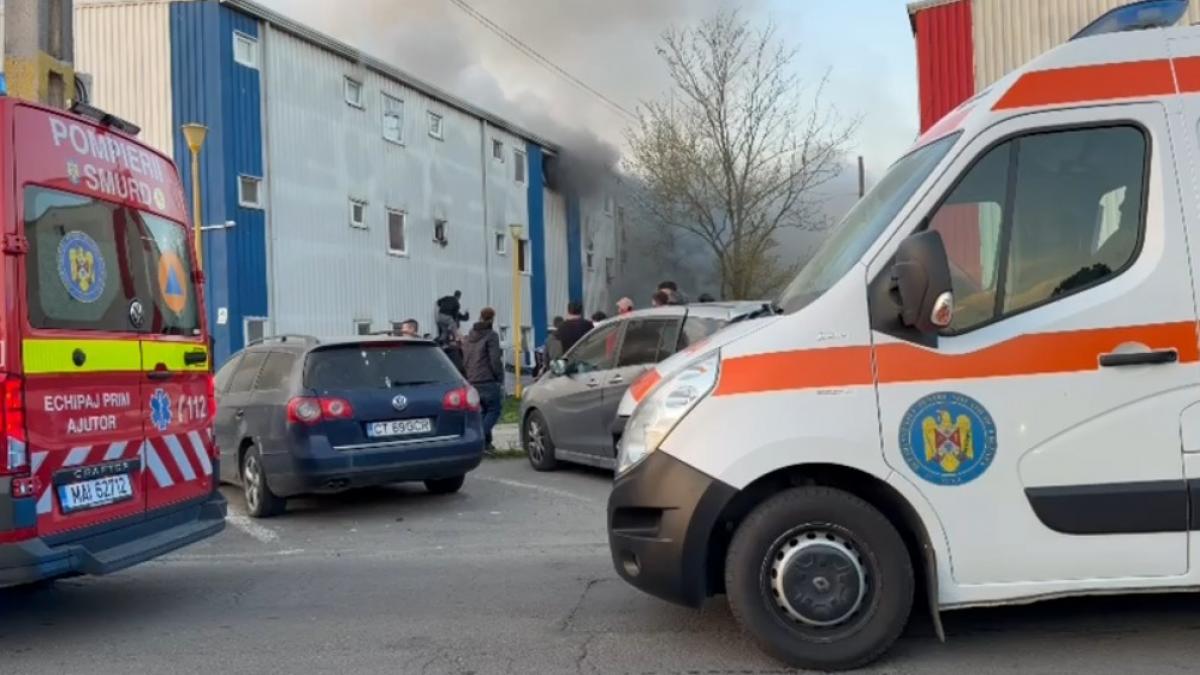 incendiu in cadrul unui bloc de locuinte sociale din constanta a fost activat planul rosu de interventie