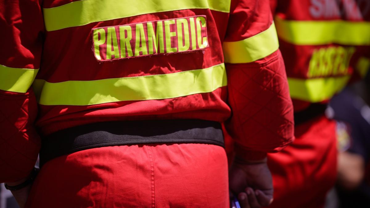 Ministerul Sanatatii cere serviciilor de ambulanta sa si suplementeze echipajele din cauza
